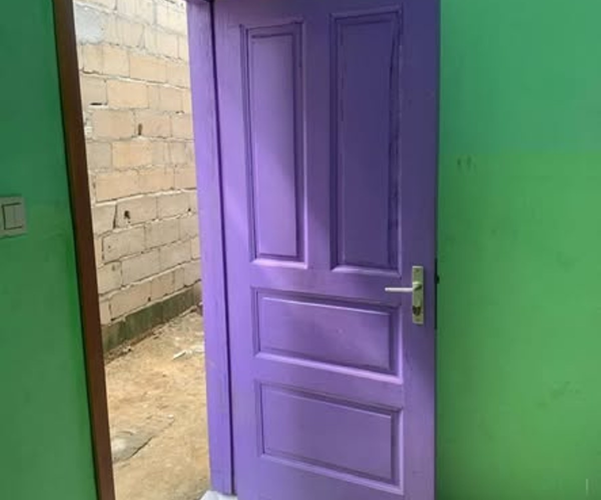 Chambre moderne avec coin cuisine – Yassa, Douala