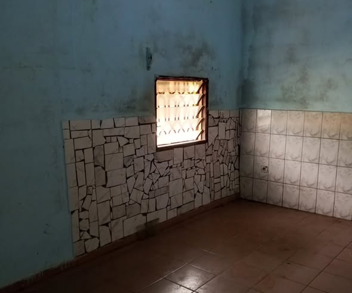 Studio moderne 4 pièces à louer à Ngousso