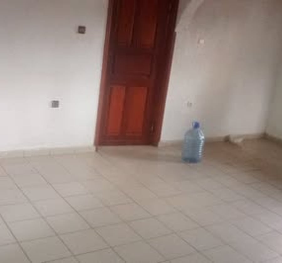 Appartement 3 chambres à louer - Cité Sic, Douala