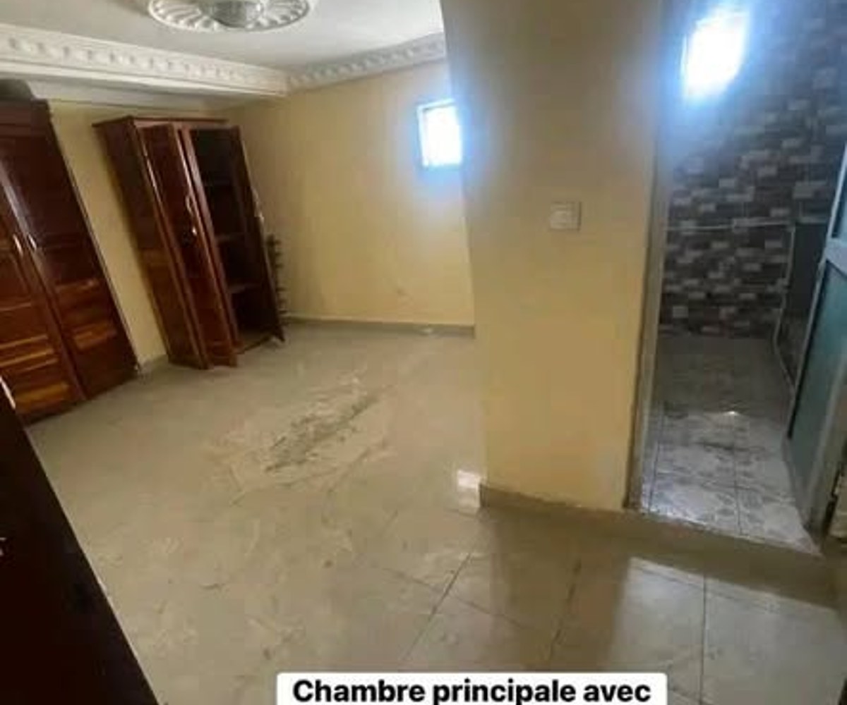 Grand appartement staffé à louer à Bépanda