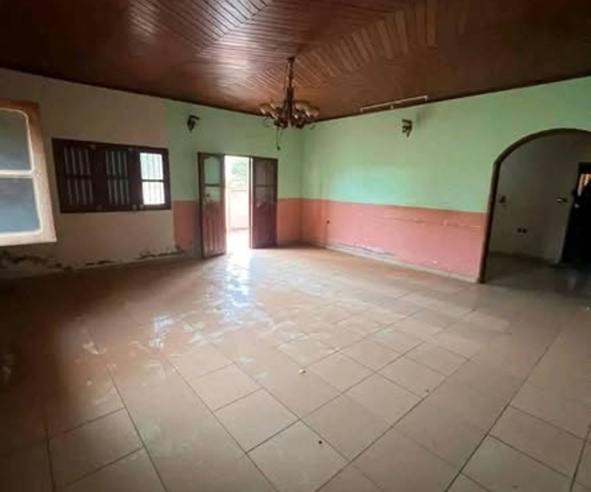 Villa à louer à Mendong - 5 chambres, 4 douches