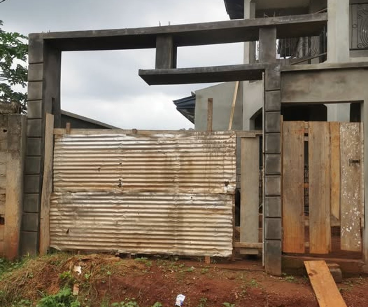 Studio moderne à louer à Obobogo (Entrée Paloma)