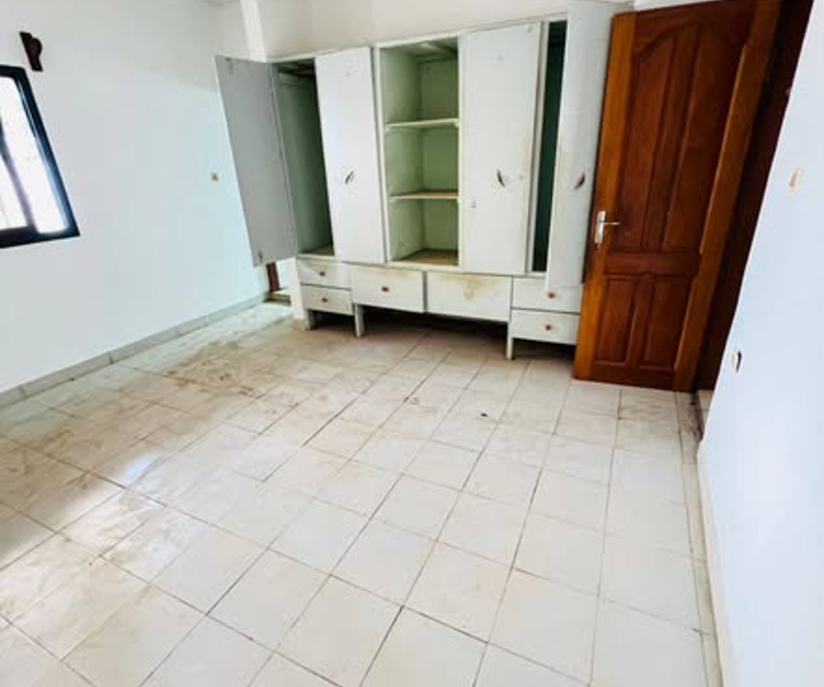 Villa à louer à Nkolondom