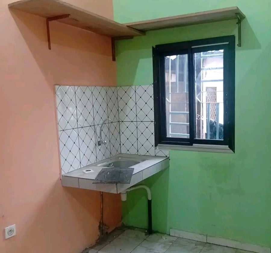Chambre moderne à louer à Mobile Kondengui