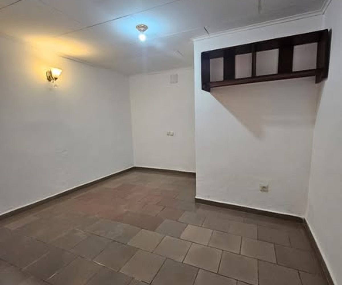 Chambre moderne à Biyem-Assi