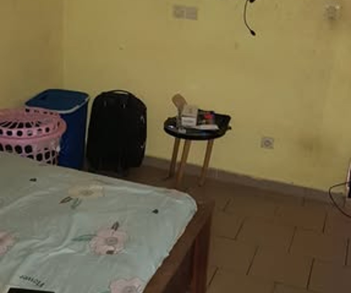 Grande chambre avec douche et cuisine - Maképé Bel Air