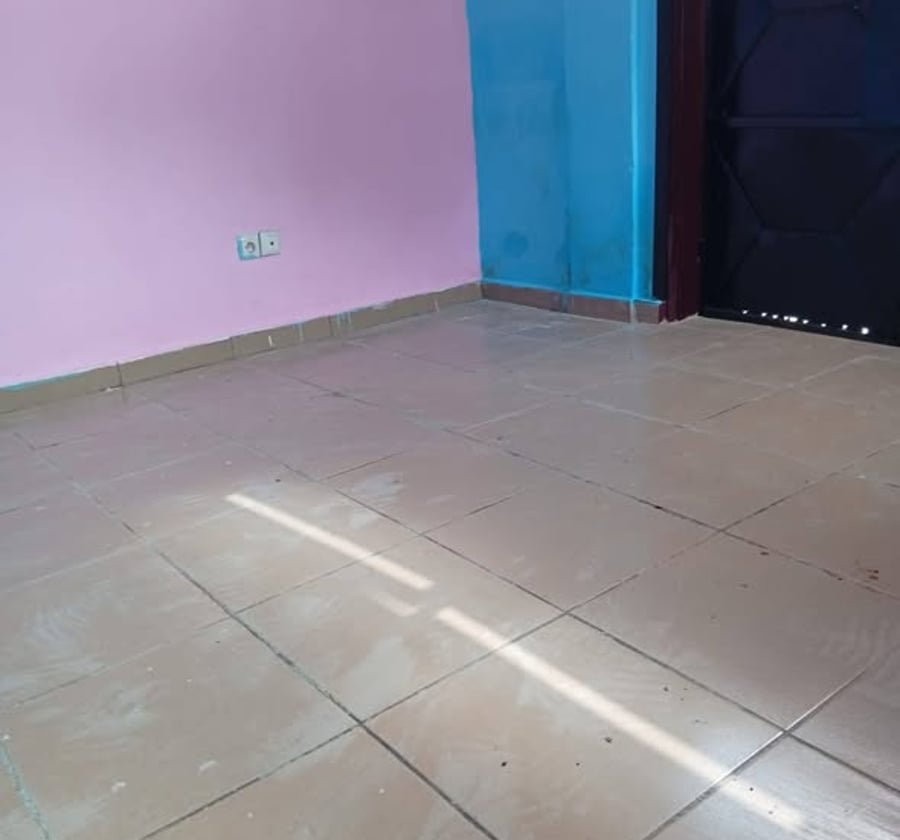 Chambre moderne à louer à Ekie Amadou, Yaoundé