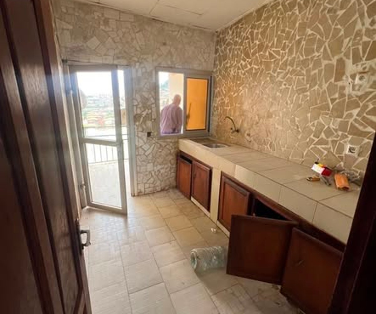 Appartement moderne à louer à Etoug-Ebe