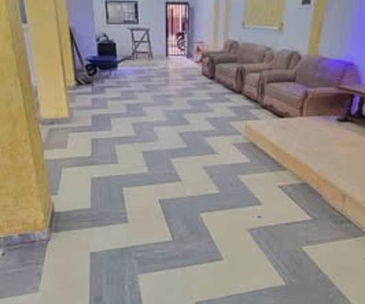 Vaste boutique à louer à Makepe