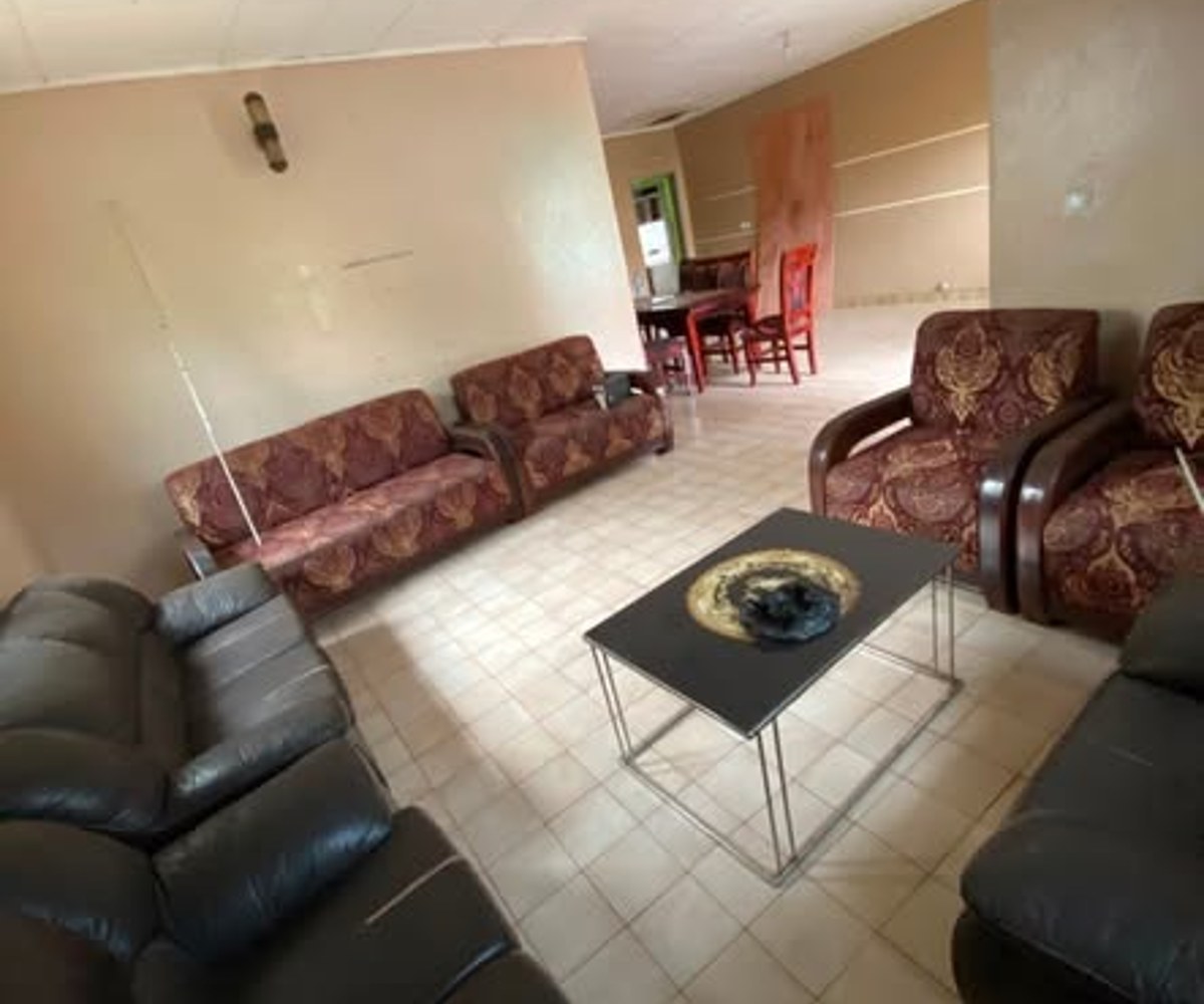 Appartement individuel 3 chambres à Titi Garage