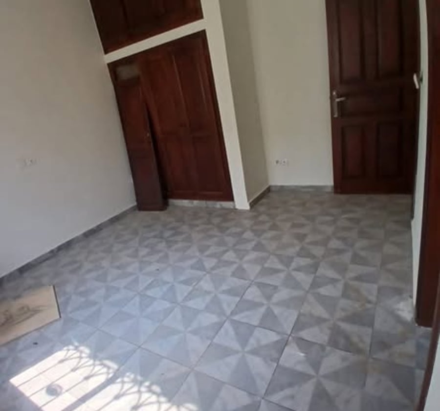 Villa à louer à Yaoundé Nkolnda
