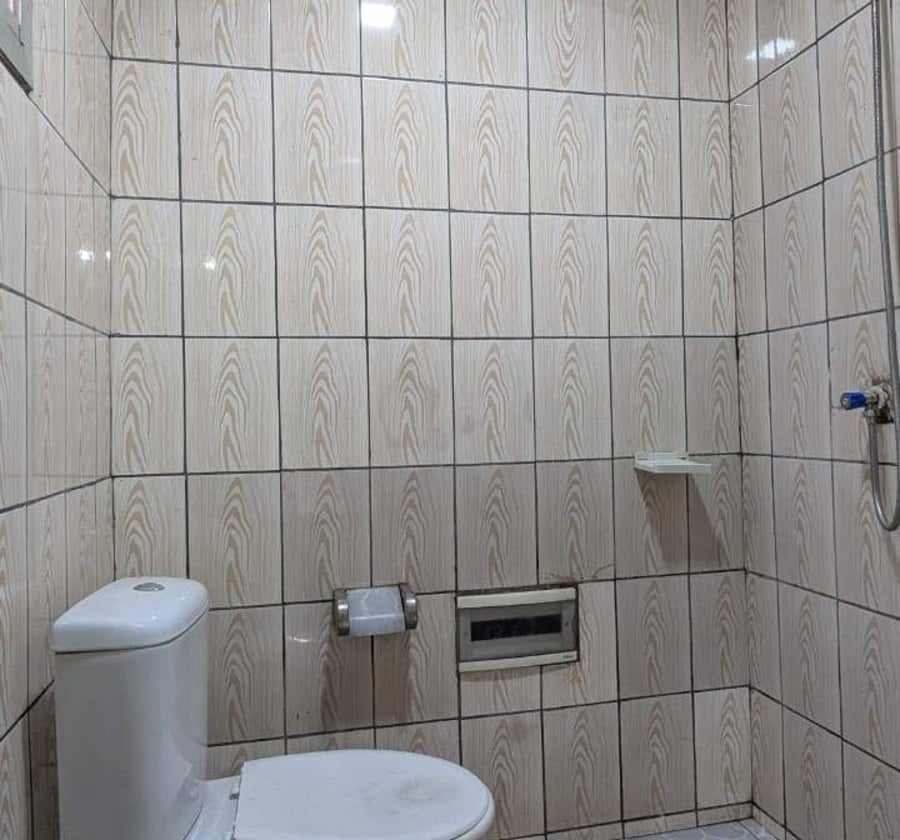 Chambre 3 pièces à louer à Yassa
