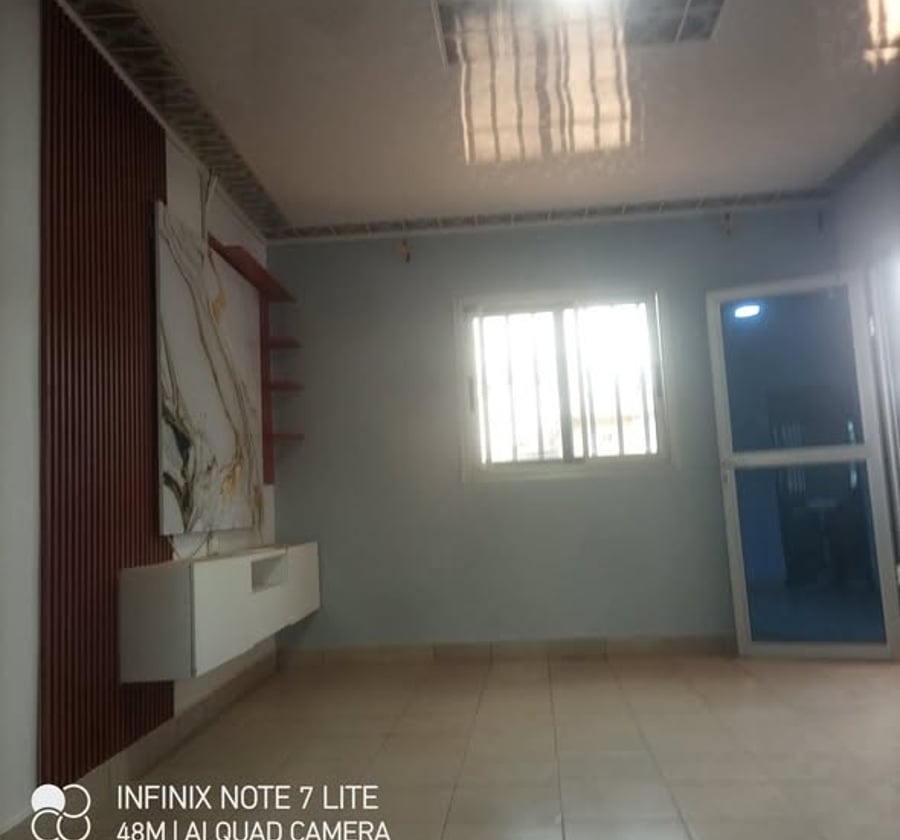 Appartement moderne à louer - Petit Marché Odza