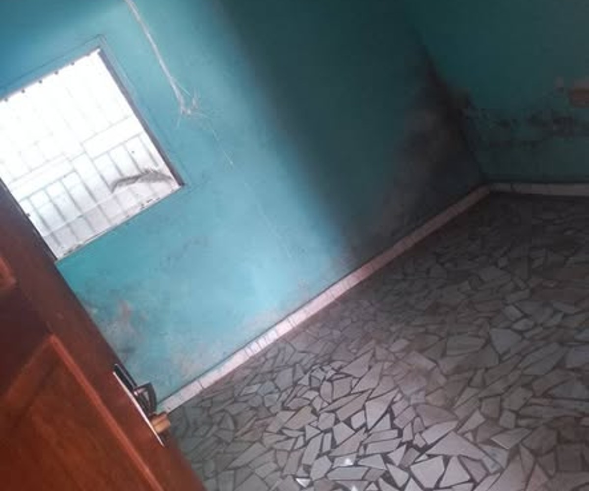 Studio simple à Mimboman, Yaoundé