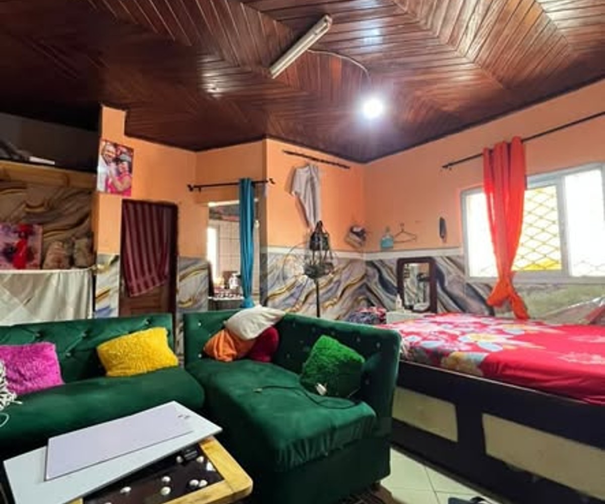 Chambre moderne à Ange Raphaël - Douala