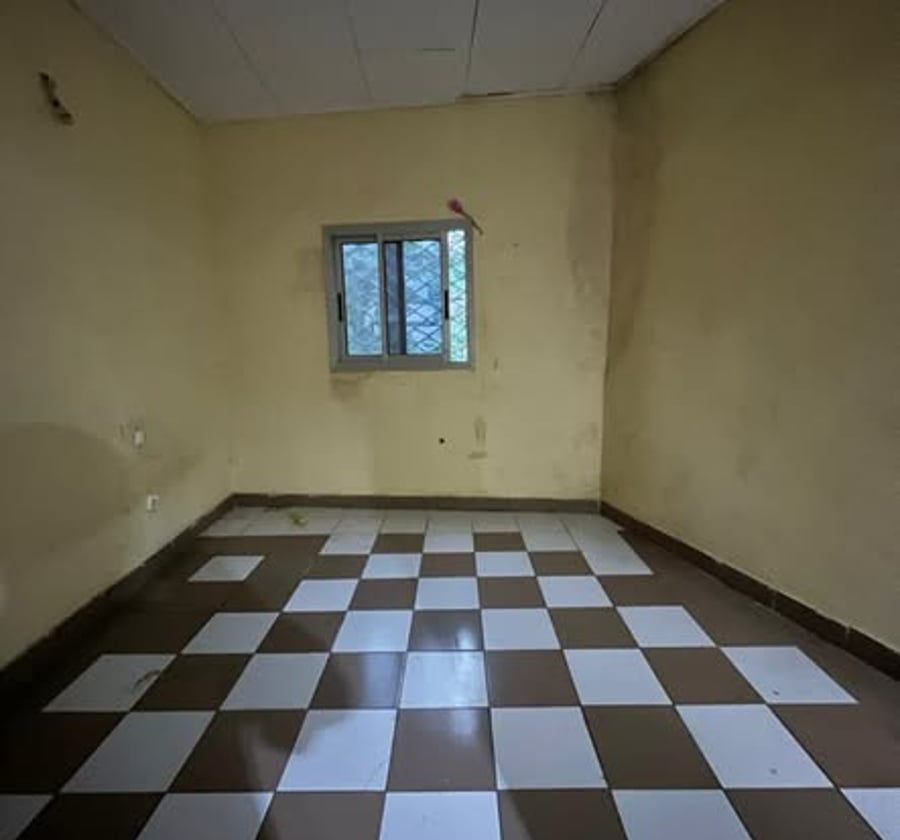 Vaste studio à louer à PK14