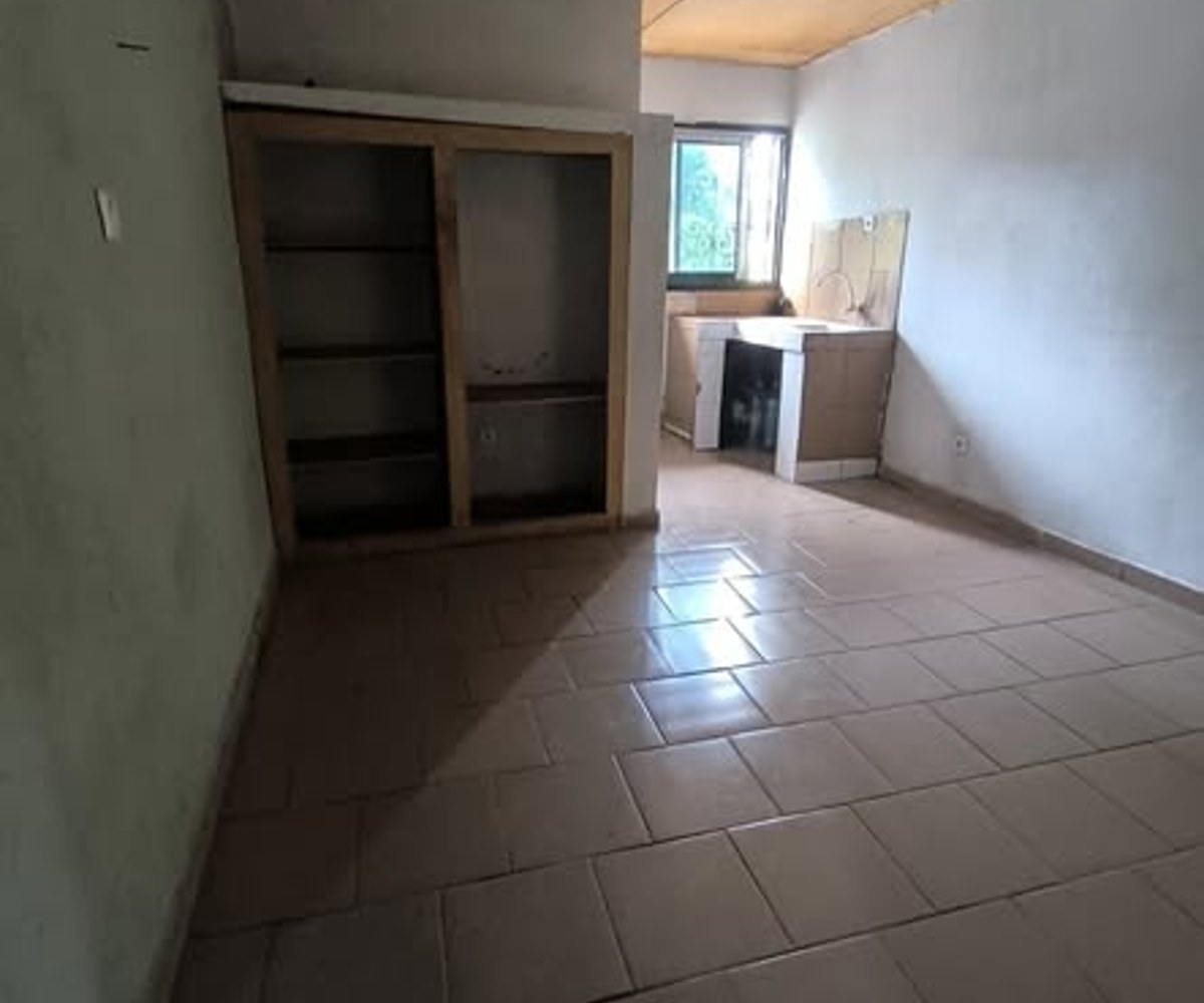 Chambre moderne à Ndogbong Biffaga - 35 000 FCFA/mois