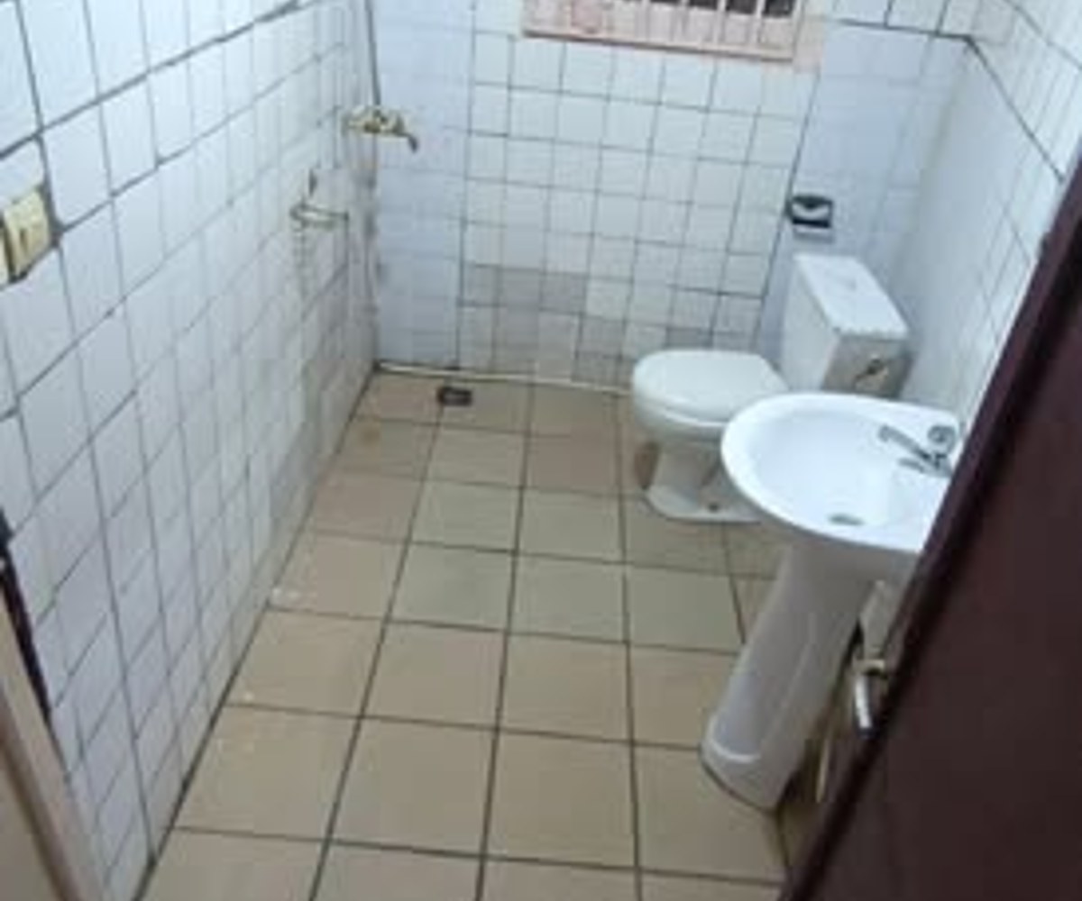 Studio individuel à louer à Nlongkak
