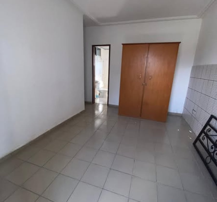 Appartement 2 chambres à louer – Bonapriso, Douala