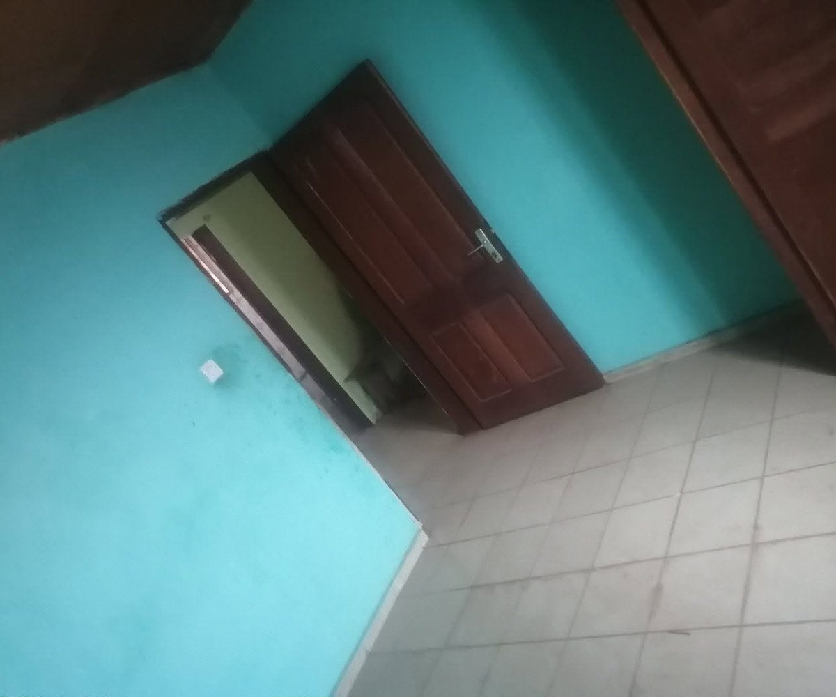 Studio moderne 3ème étage à Nkomo