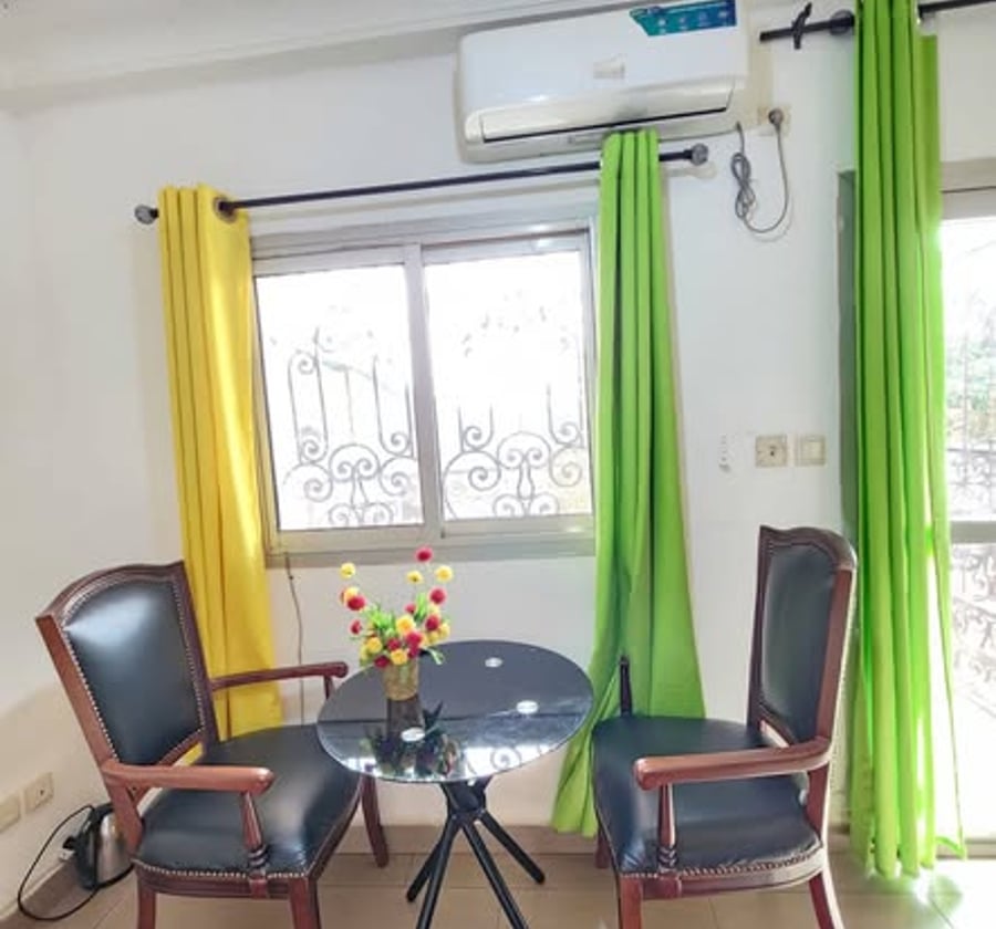 Studio meublé – Tradex Essomba