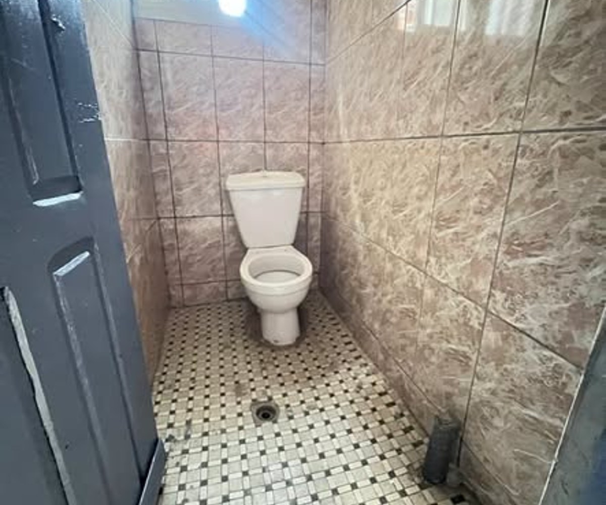 Studio moderne à louer à Kotto Chefferie