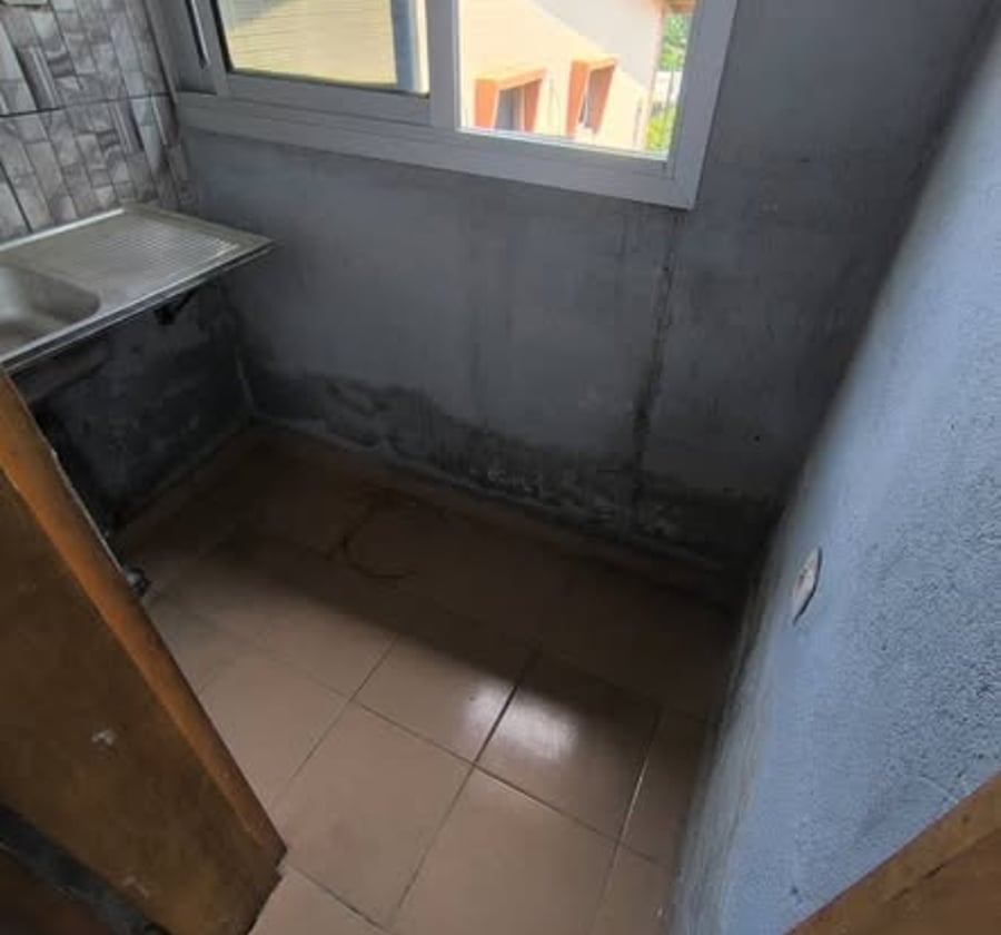 Studio moderne à louer à Malangue, Douala