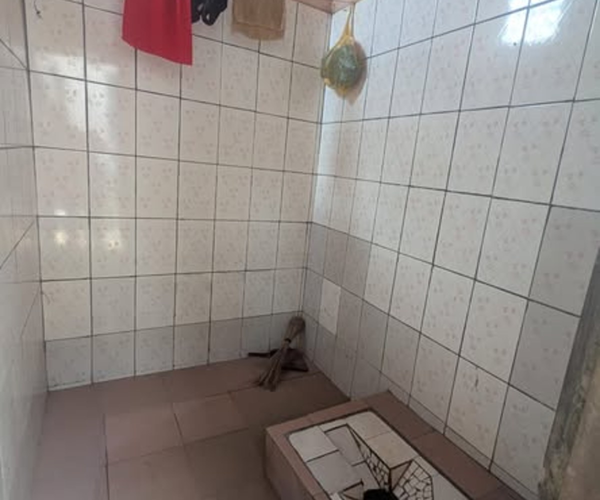 Vaste chambre simple à Tamtam