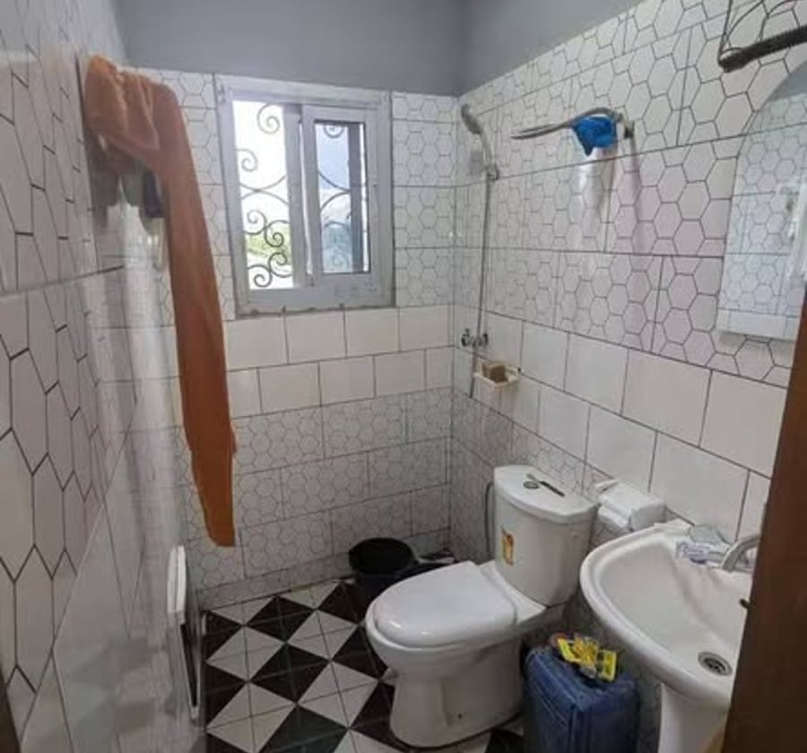 Studio moderne à louer à Odza - Petit Marché