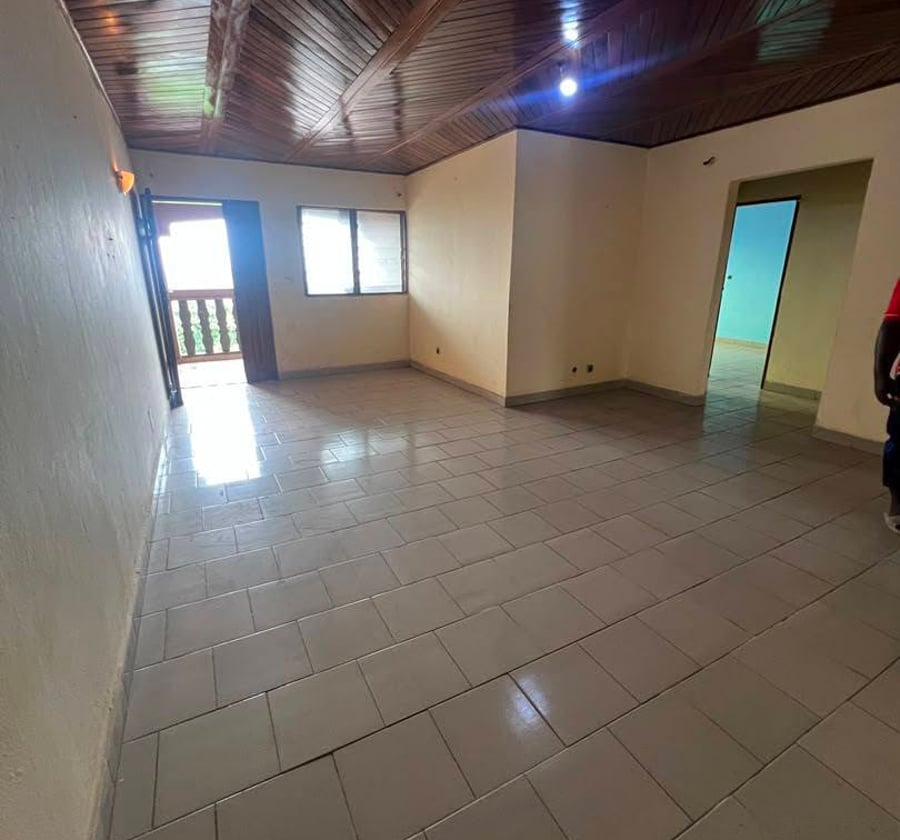 Appartement moderne à louer à Étoug-Ébé