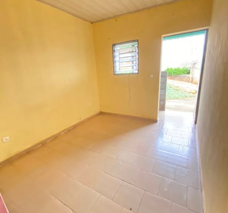 Vaste Studio Moderne à Louer à TKC