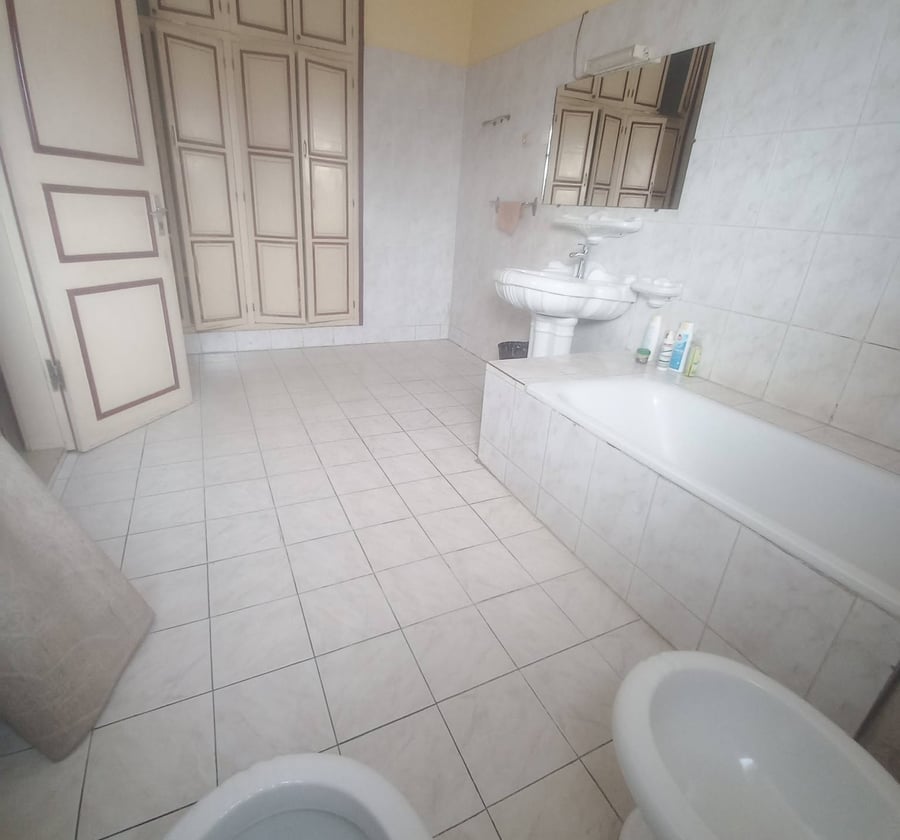Vaste appartement haut standing en duplex - Akwa Nord