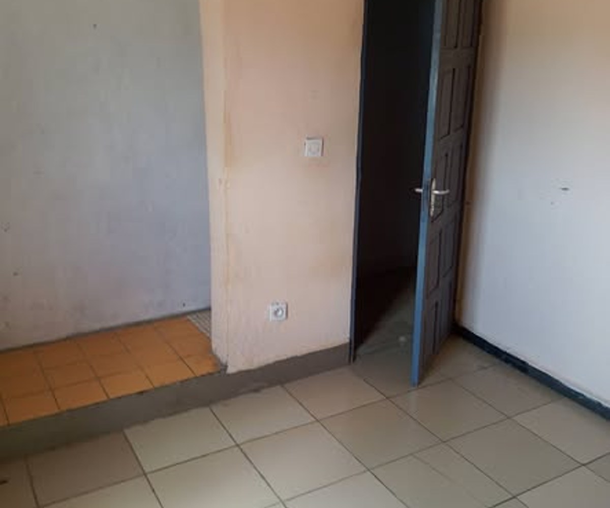 Appartement 2 chambres à Biyem-Assi