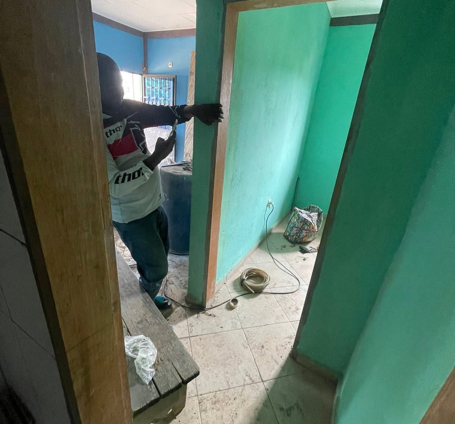 Studio moderne 4 pièces à louer à PK 13, Douala