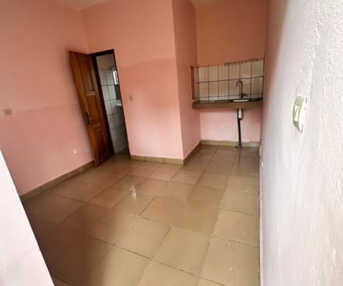 Chambre moderne à louer à Ndogbong Bel Air