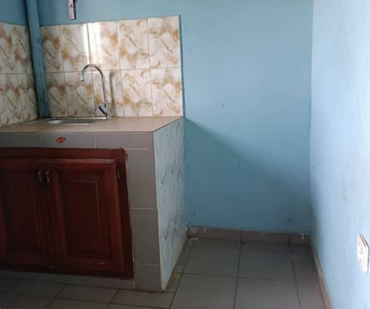 Chambre moderne à louer à Awae Escalier, Yaoundé