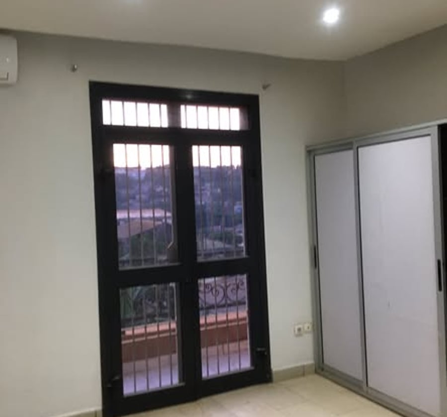 Studio haut standing à louer à Ngousso, Yaoundé