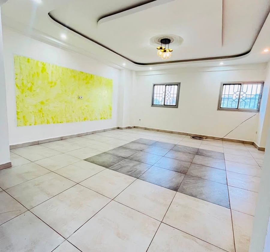 Vaste appartement haut standing à louer - Nsam Colombia, Yaoundé