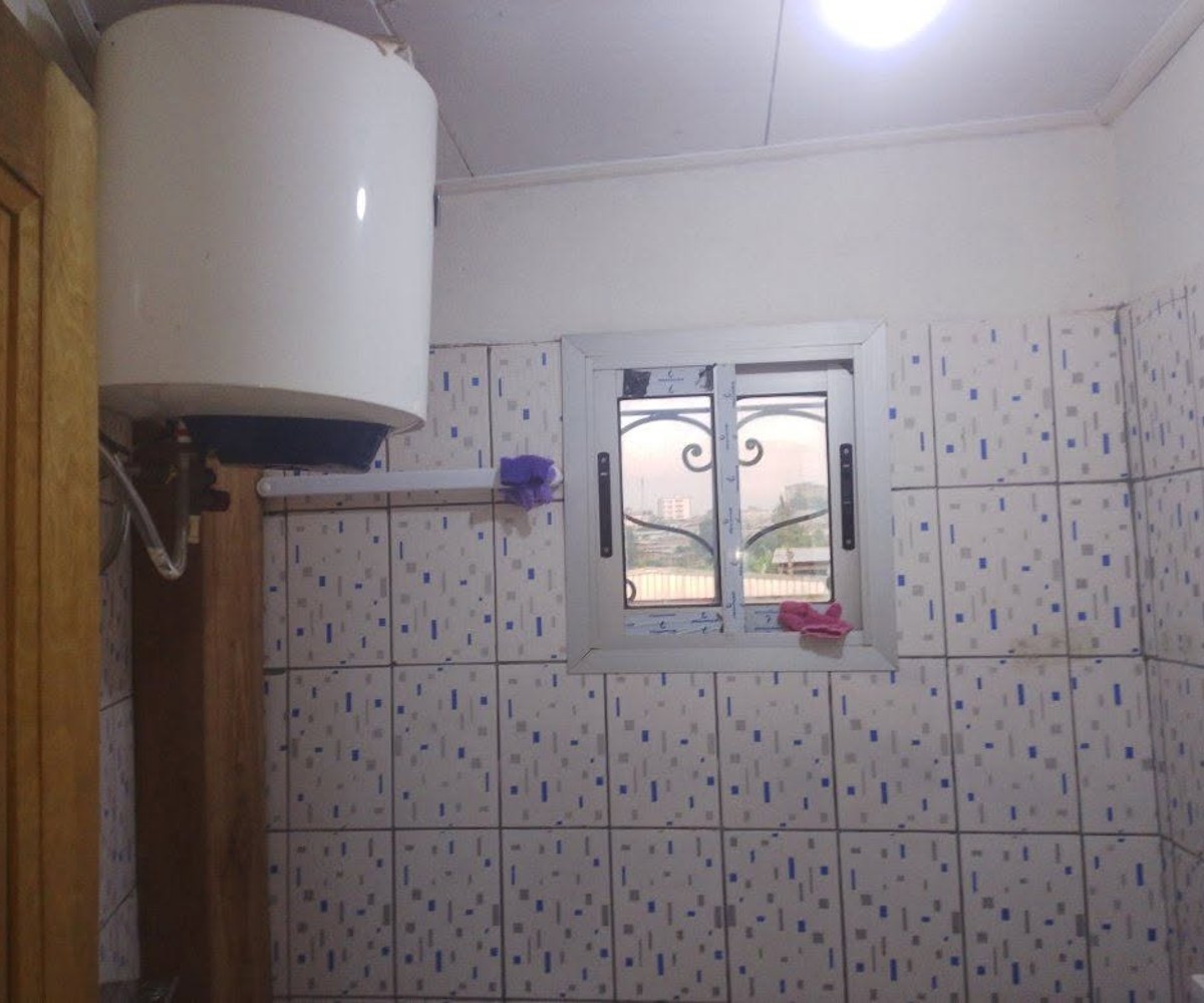 Chambre moderne trois pièces - Mimboman