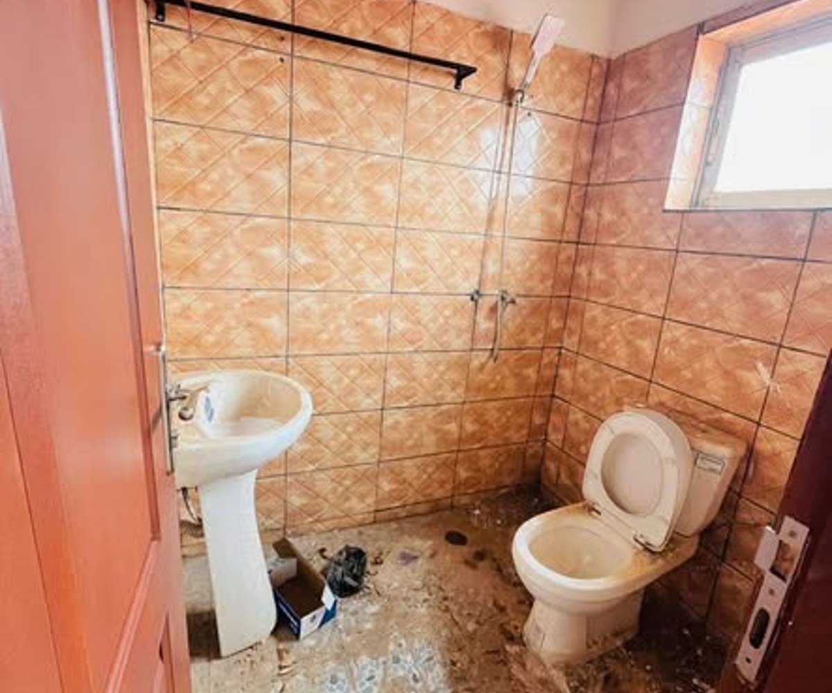 Appartement à louer à Biyem-Assi - 2 chambres, 3 douches, 100 000 FCFA