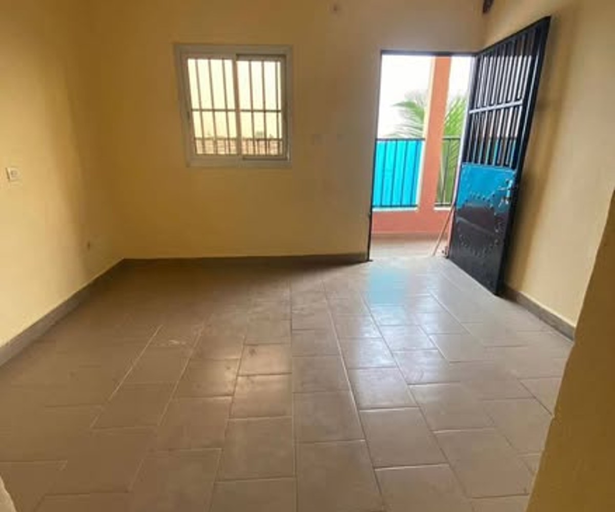 Chambre de 3 pièces à louer - PK 10, Douala