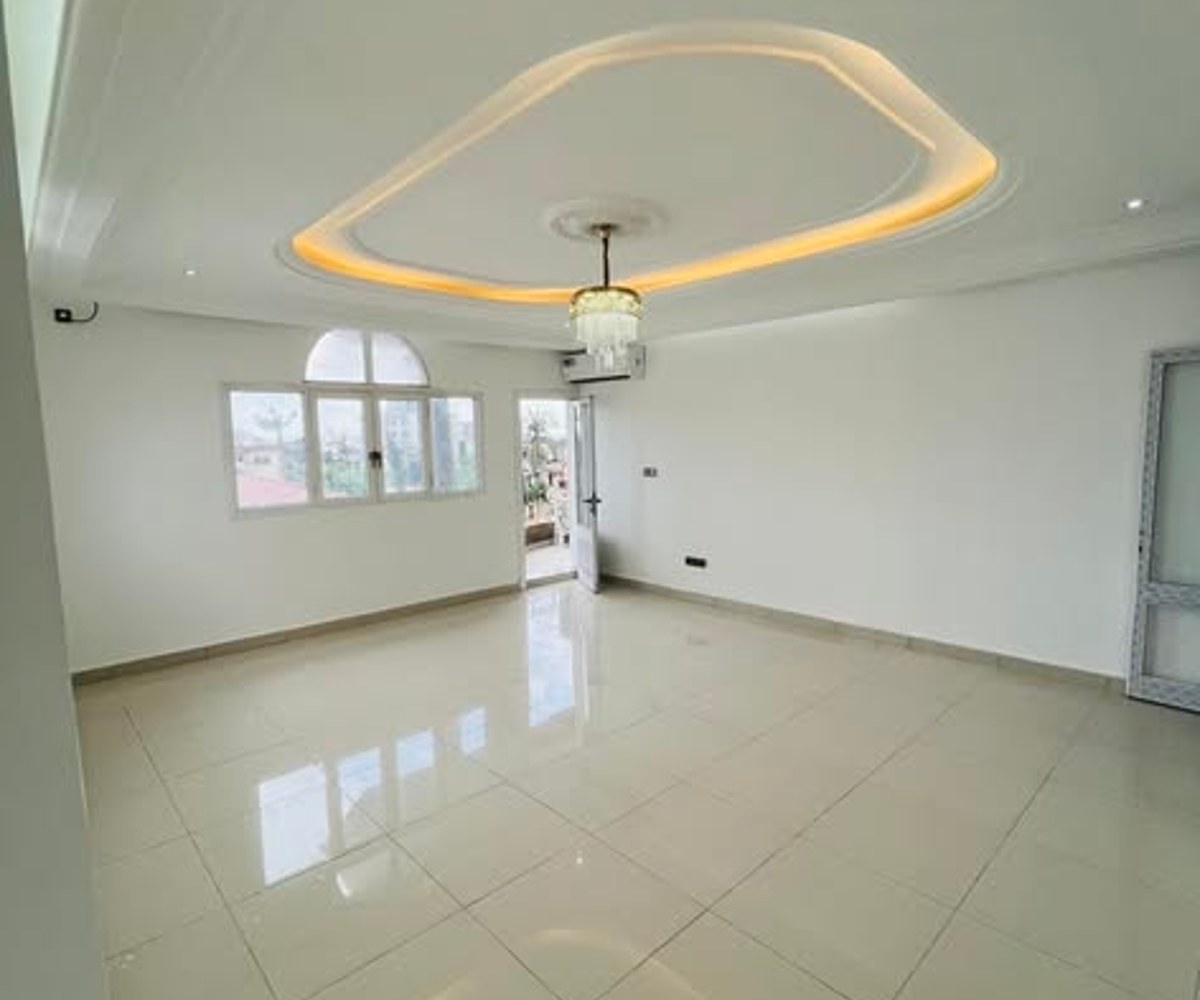Appartement 3 chambres à louer – Bonamoussadi, Douala