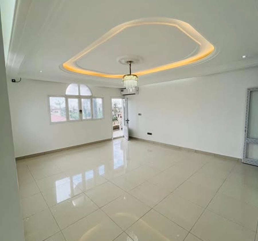 Appartement 3 chambres à louer – Bonamoussadi, Douala