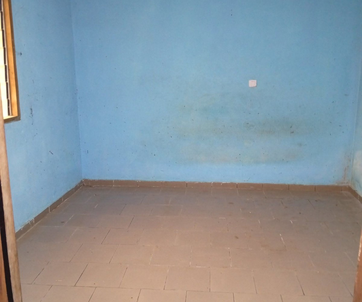 Studio moderne à louer au PK12, Douala