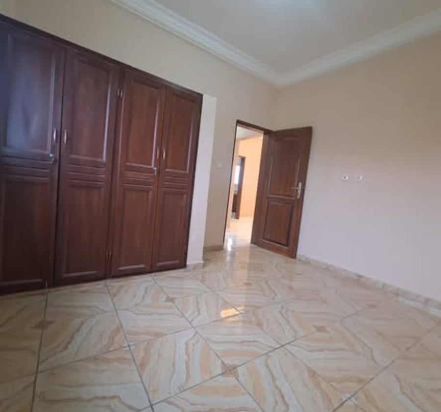 Appartement moderne neuf à louer – Tsinga Village, Yaoundé