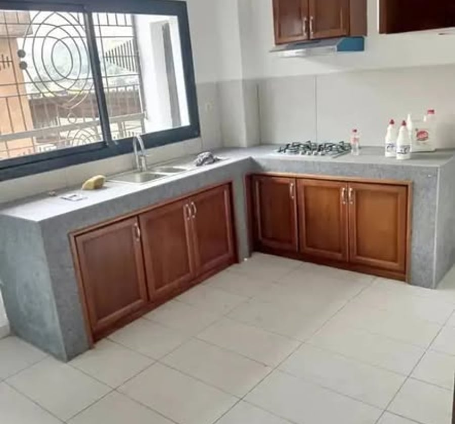 Appartement 2 chambres à louer – Coron, Yaoundé
