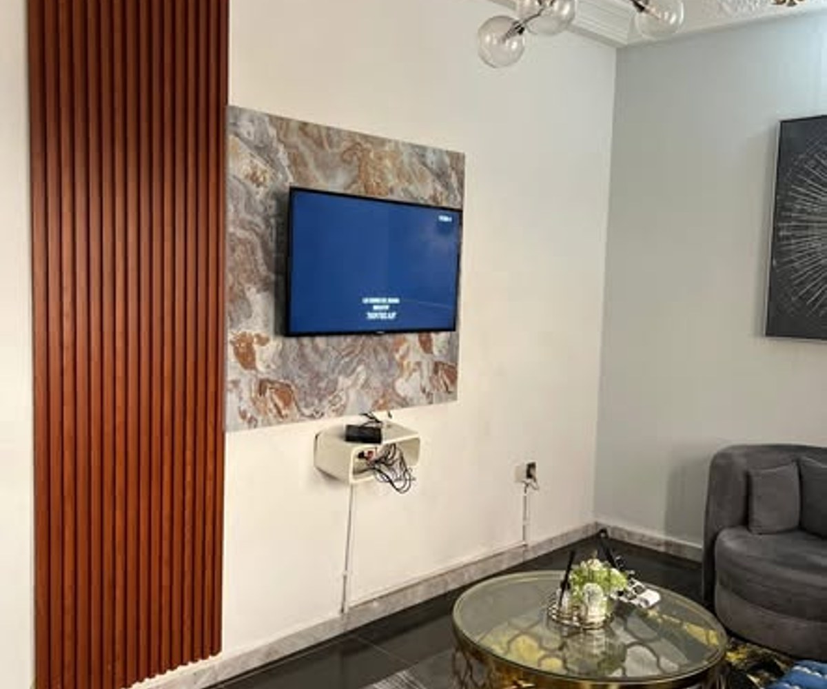 Appartement meublé moderne à Titi Garage