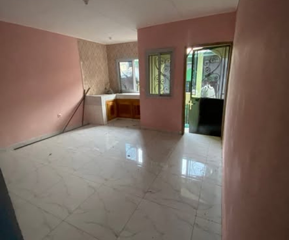 Studio moderne à louer - PK 14, Douala