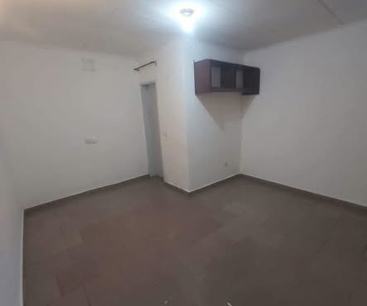 Chambre moderne à louer à Biyem-Assi