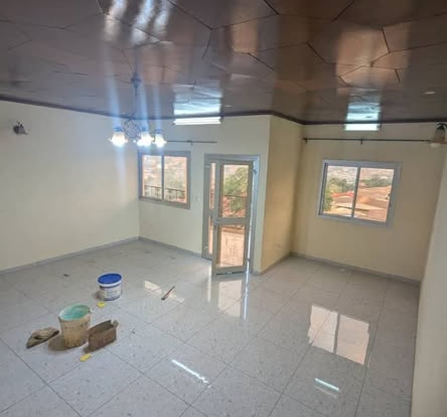 Appartement à louer - 3 chambres - Derrière Mobil Omnisport Douala